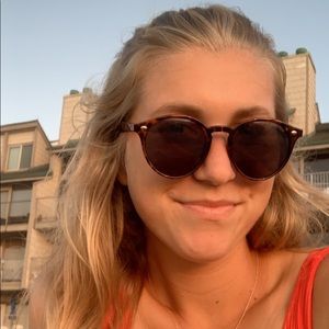 Meet your Posher, Briana